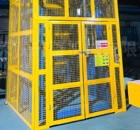 和龙货梯可以安装在室外吗