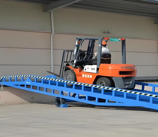和龙移动式卸货平台（叉车用）